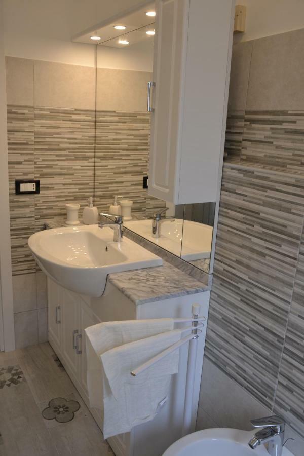 Il Nido Di Quarto Con Park Auto Macchine Piccole Segmento B เจนัว ภายนอก รูปภาพ